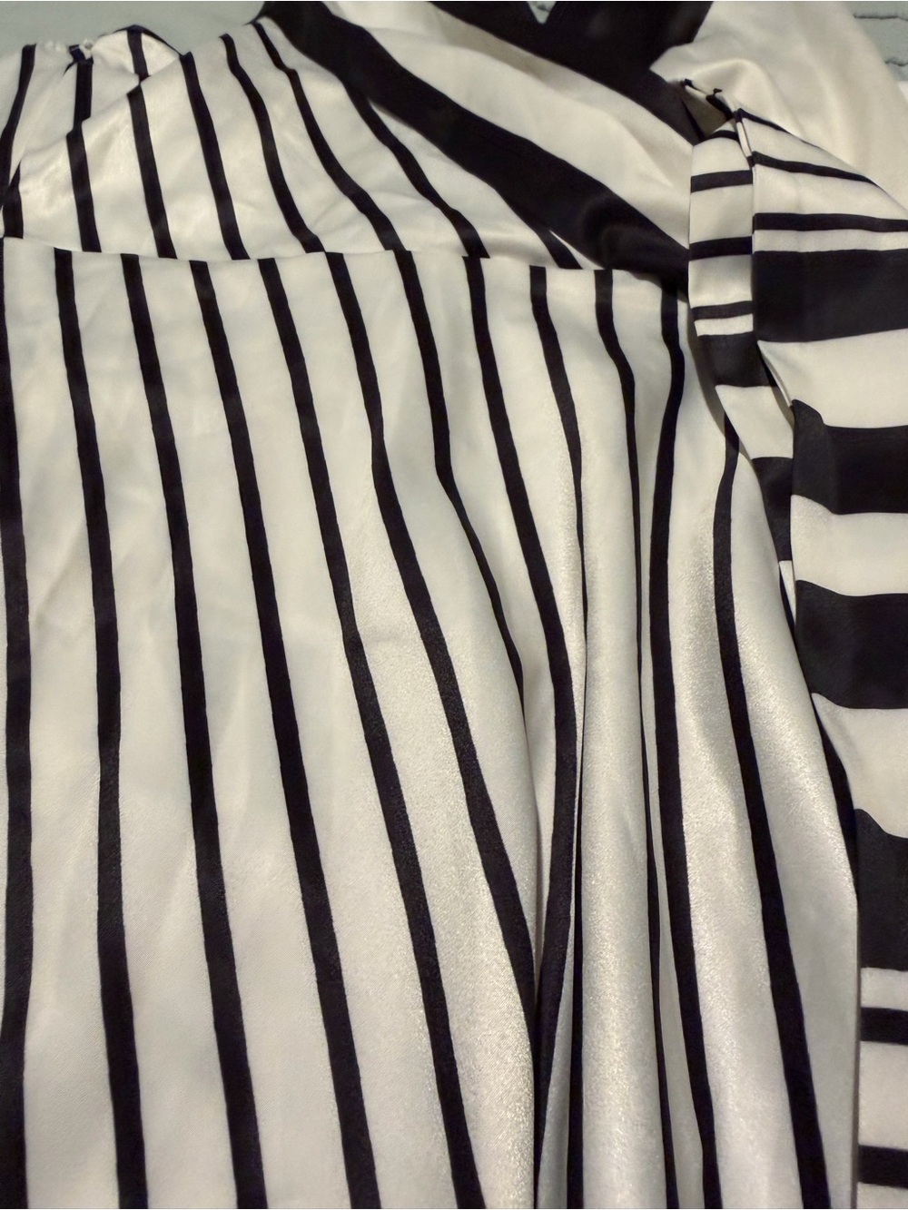 Commense Black and White One-Shoulder Striped Midi Dress - Picture 9 of 11